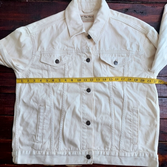Free People Jolene Long Sleeve Point Collar Denim Trucker Jacket NWT Small $128 - Picture 11 of 13